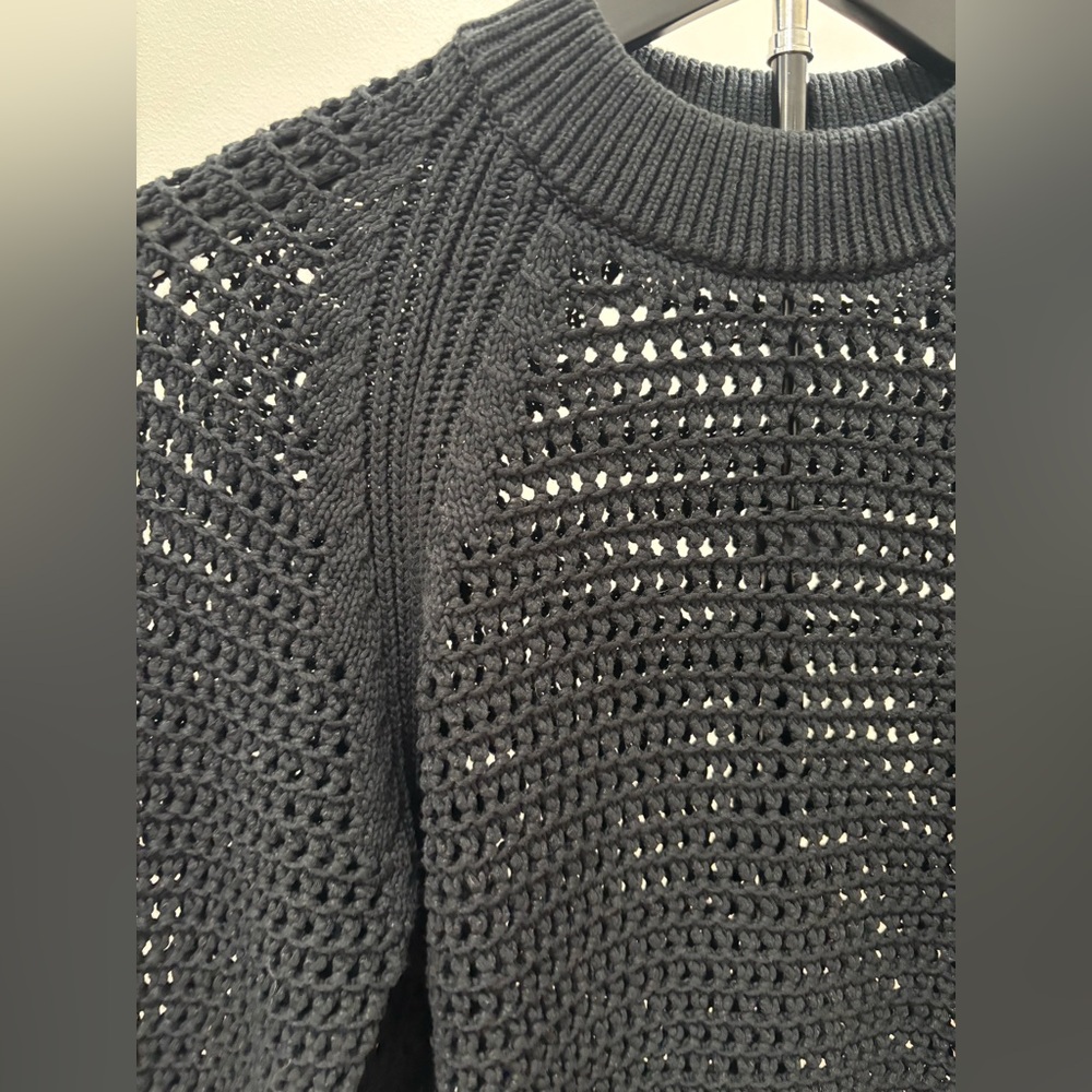 287. Uniqlo Black Knit Sweater - Picture 2 of 8